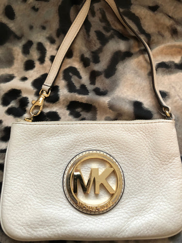 consignment bag - Michael Kors ivory wristlet