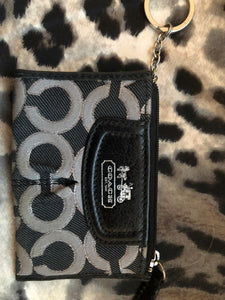 consignment bag  - Coach key chain holder