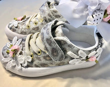 Load image into Gallery viewer, party perfect - children&#39;s shoes and accessories